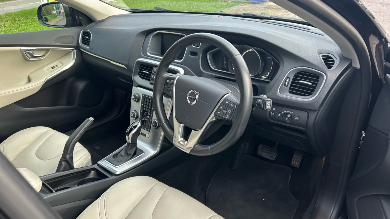 Volvo V40 T3 [152] Inscription 5dr Geartronic Petrol Hatchback